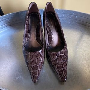 Bandolino snakeskin pointed toe heals